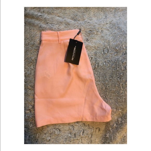 Pretty Little Thing suit shorts - Picture 3 of 3